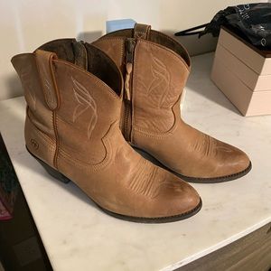 Ariat Short Boots